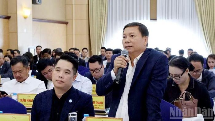 Doanh nghiệp, nhà đầu tư phát biểu ý kiến tại hội nghị. (Ảnh: Mai Văn Bảo)