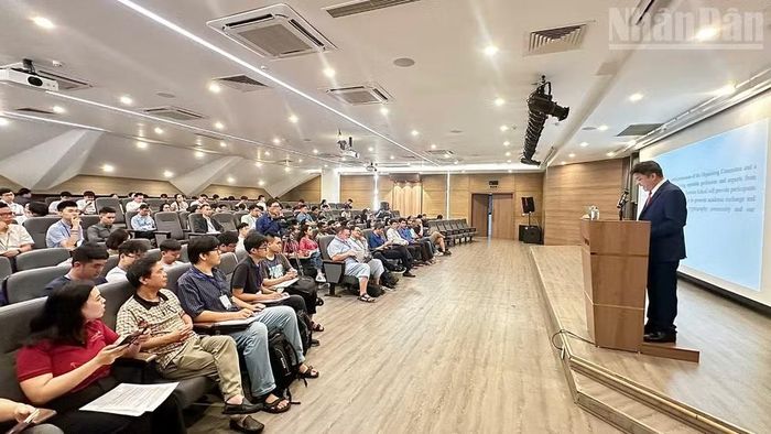 Thiếu tướng Hồ Văn Hương, Phó Trưởng ban Cơ yếu Chính phủ phát biểu khai mạc buổi lễ.