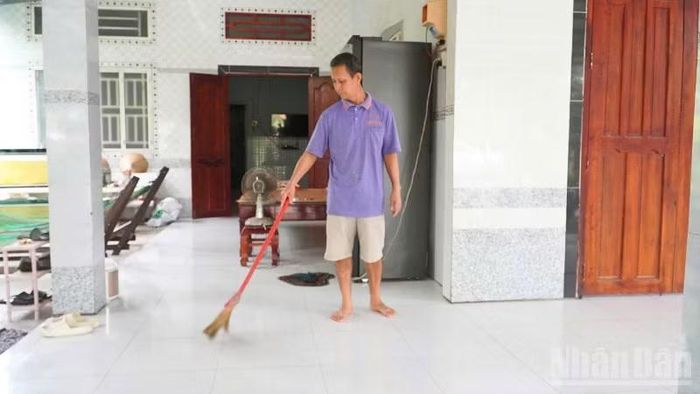 Căn nhà khoảng 120m² của gia đình ông Sơn Thuận, ngụ Ấp 4, xã Vị Thủy bị ảnh hưởng dự án tuyến đường tỉnh 925B. (Ảnh: VĂN ÚT)