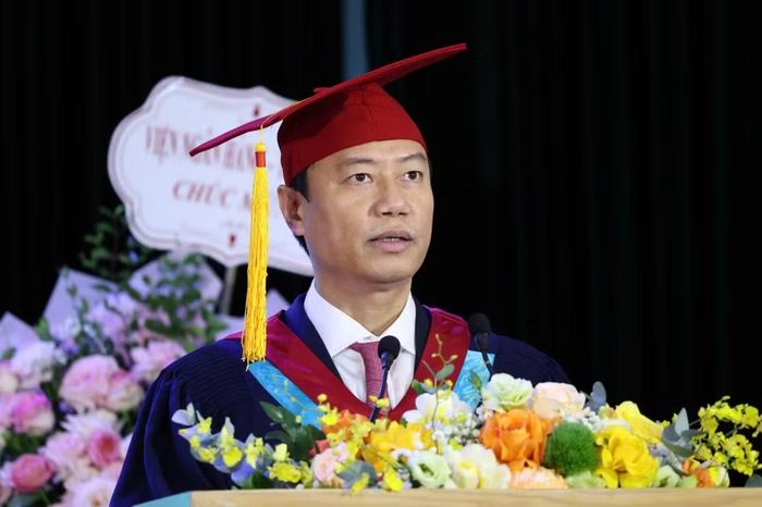  Phó Giáo sư, Tiến sĩ Bùi Đức Thọ, Giám đốc Đại học Kinh tế Quốc dân phát biểu. (Ảnh: NM) 