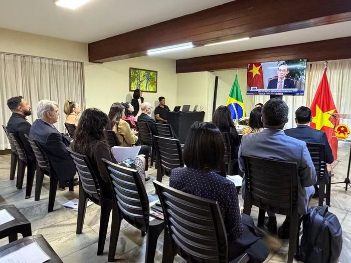 Quang cảnh buổi họp báo. (Ảnh: Đại sứ quán Việt Nam tại Brazil cung cấp)