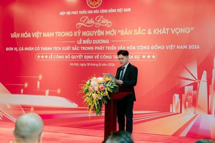 Ông Trần Tuấn Thành - Phó Chủ tịch Hội đồng khoa học về Văn hóa Công nghệ số trình bày tham luận tại diễn đàn.