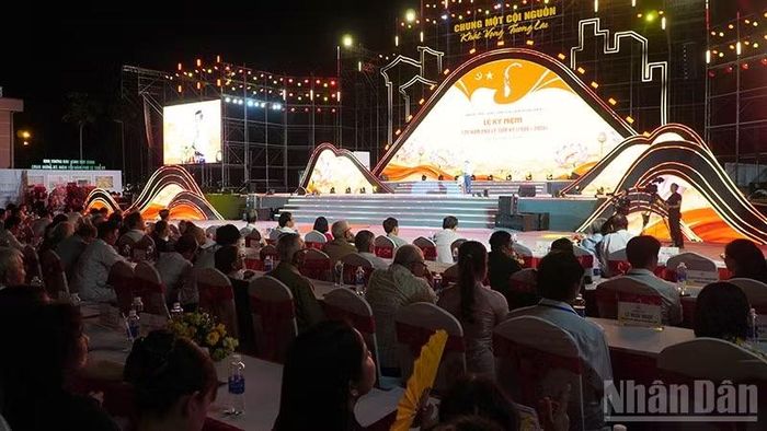 Quang cảnh lễ kỷ niệm. (Ảnh: QV)