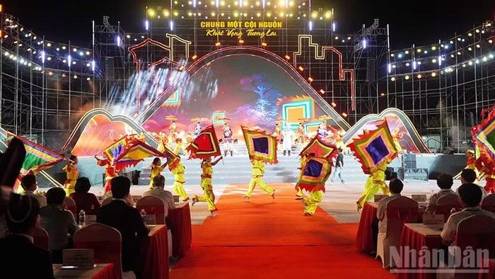 Chương trình nghệ thuật kỷ niệm 120 năm Phủ lỵ Tam Kỳ. (Ảnh: QV)