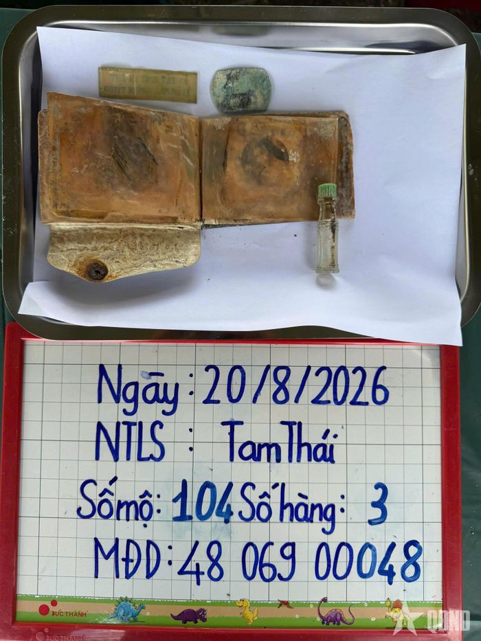  Thông tin phần mộ liệt sĩ và những di vật được tìm thấy bên trong.