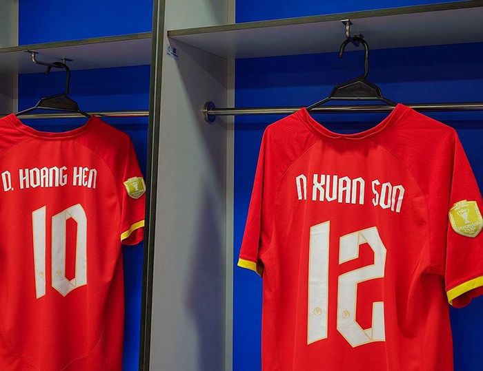 Xuân Son đá chính trước Thái Lan. Ảnh: VFF 