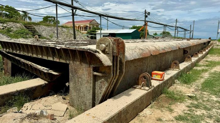 Nhiều hạng mục của công trình xuống cấp nên đã được thay thế.