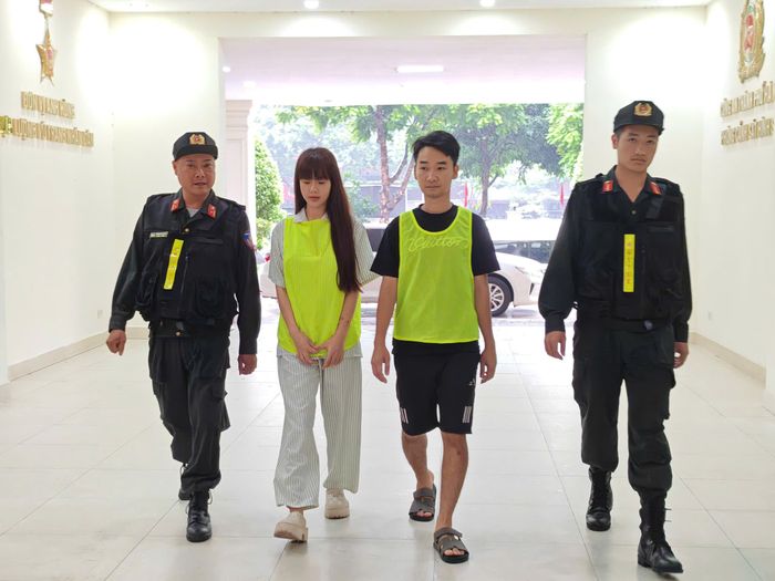  Bị can Nguyễn Thị Hương và chồng là Vũ Hải Long bị khởi tố về tội “Lừa dối khách hàng". Ảnh: CACC 