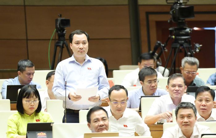  ĐB Vũ Văn Tiến (Hải Phòng) phát biểu tại phiên thảo luận. Ảnh: QUANG PHÚC 