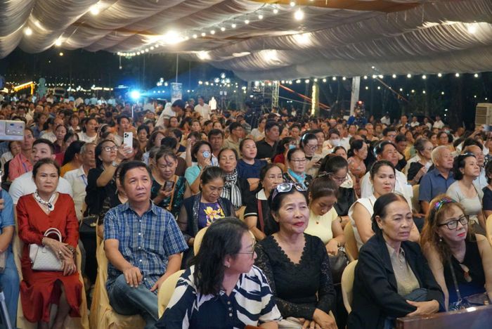 Khán giả tới xem chương trình 