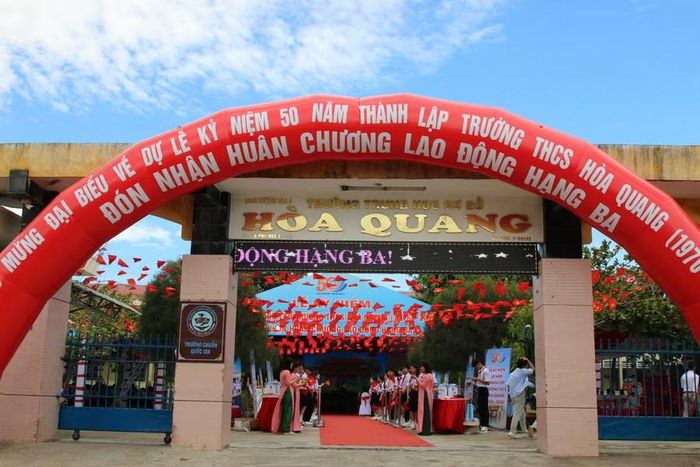Thành quả hôm nay là sự nỗ lực của biết bao thế hệ thầy và trò THCS Hoà Quang.