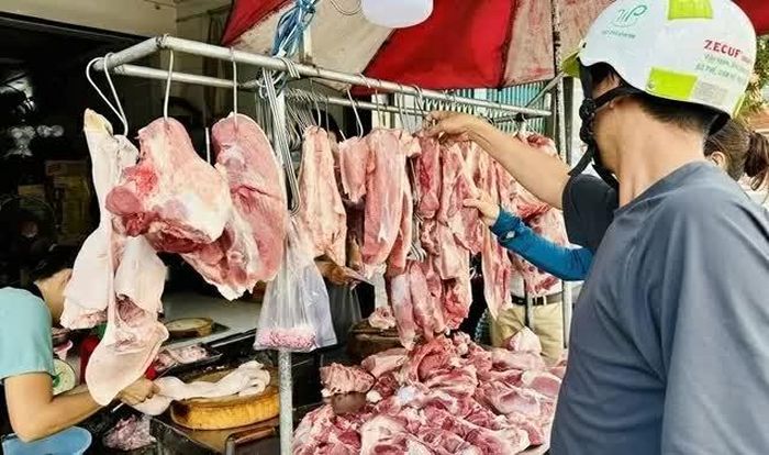 Giá heo hơi hôm nay 22/8, tiếp tục nhích lên tại một số địa phương, song mặt bằng chung vẫn khá ổn định khi phần lớn thị trường đi ngang. (Nguồn: Báo Thanh niên)