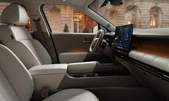 Không gian nội thất của Hyundai Tucson thế hệ mới có thêm các lựa chọn phối màu hai tông gồm xám bùn - xám nhạt, đen - be cát và đen - nâu đất.