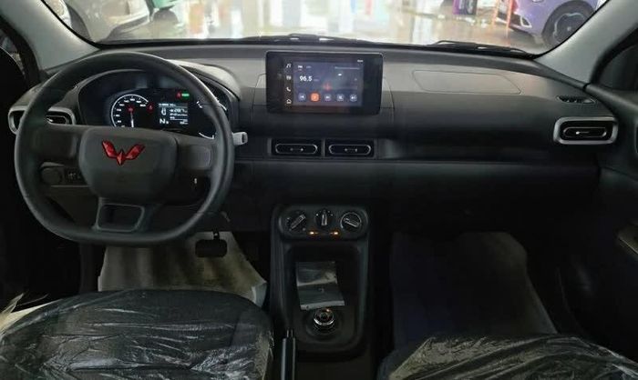 Trang bị trong cabin của Wuling Grango chủ yếu tập trung vào những chức năng cơ bản.