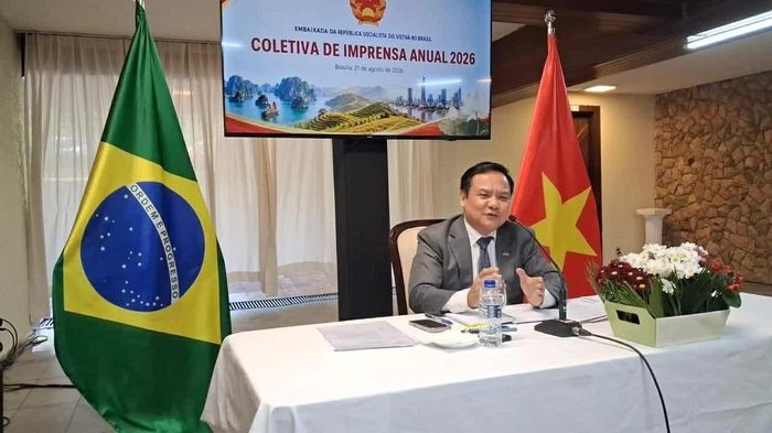 Đại sứ Việt Nam tại Brazil Bùi Văn Nghị phát biểu tại Họp báo. (Nguồn: Đại sứ quán Việt Nam tại Brazil)