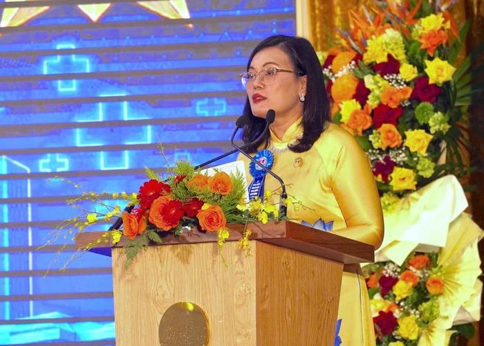 PGS-TS-BS Hoàng Thị Diễm Tuyết, Giám đốc Bệnh viện Hùng Vương.