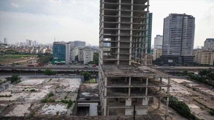 Khẩn trương cập nhật, rà soát, tổng hợp phân loại và đề xuất giải pháp tháo gỡ khó khăn, vướng mắc cho các dự án tồn đọng, kéo dài. Ảnh: VGP