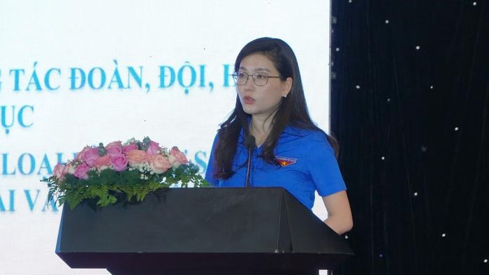 Bí thư Trung ương Đoàn Hồ Hồng Nguyên phát biểu đề dẫn tọa đàm.