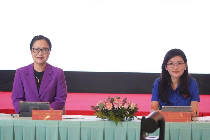 Thứ trưởng Bộ Giáo dục và Đào tạo Nguyễn Thị Quyên Thanh và Bí thư Trung ương Đoàn, Chủ tịch Hội đồng Đội Trung ương Hồ Hồng Nguyên đồng chủ trì tọa đàm.