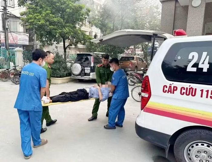 Cấp cứu ngoại viện kỳ vọng cứu sống người bệnh trong thời gian vàng.