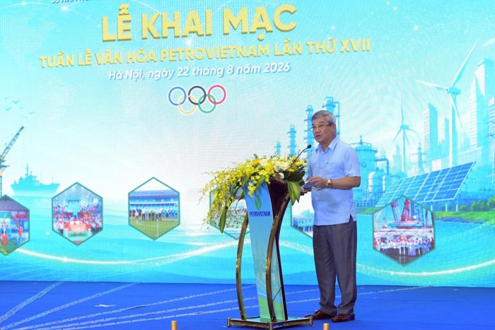 Phó Tổng Giám đốc PETROVIETNAM Đỗ Chí Thanh khẳng định, trong giai đoạn phát triển mới, Tuần lễ Văn hóa càng có ý nghĩa trong việc kết nối các thế hệ, lan tỏa những giá trị tốt đẹp và tạo động lực để mỗi người lao động cùng đóng góp vào hành trình phát triển của Tập đoàn.