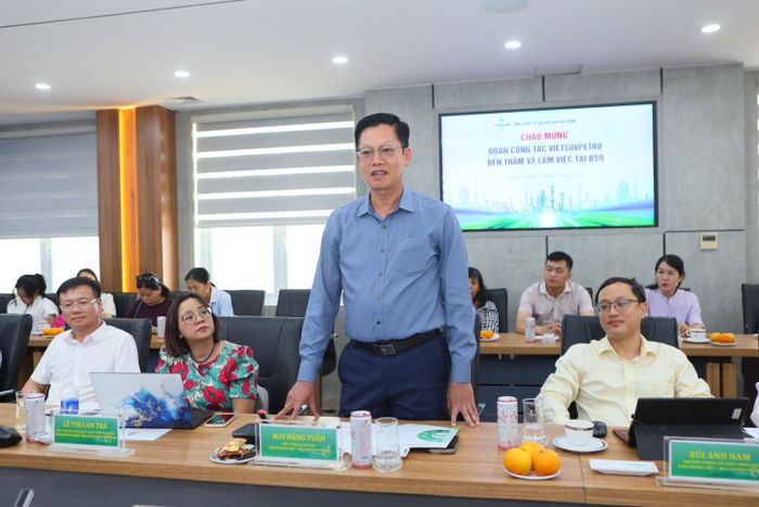 Ông Mai Đăng Tuấn - Phó Tổng Giám đốc, dẫn đầu đoàn công tác Vietsovpetro phát biểu chia sẻ.
