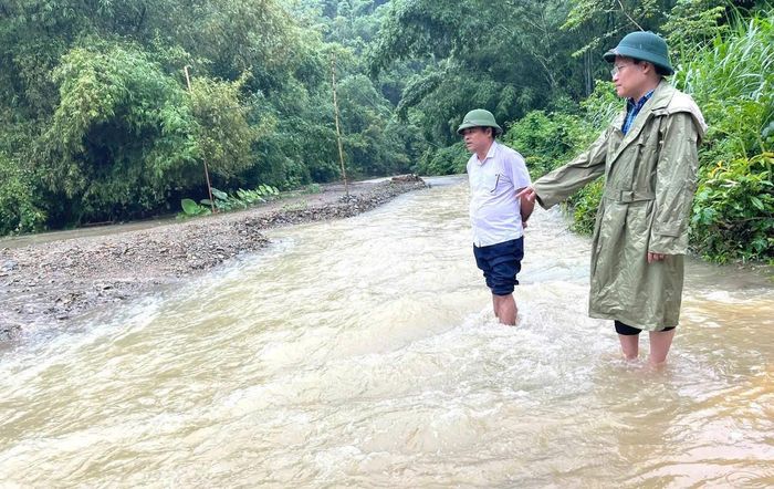 Nhiều khu vực bị ngập, chia cắt cục bộ