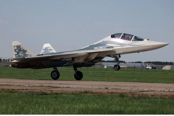 Su-57D của Sukhoi. Ảnh: Tập đoàn Hàng không Thống nhất Nga (UAC)/airdatanews.com