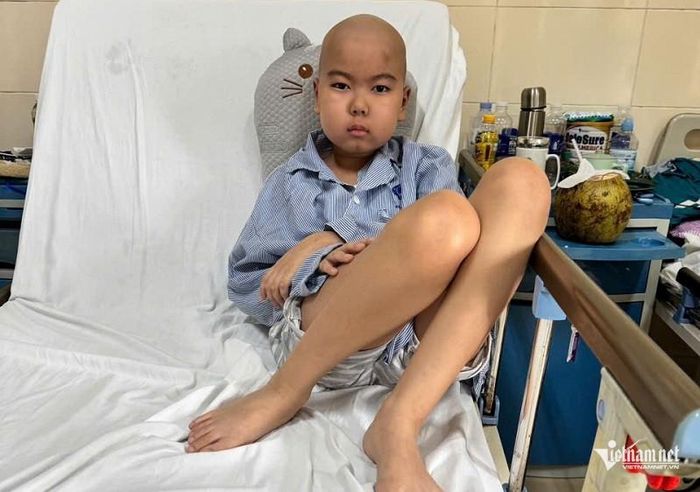  Chặng đường điều trị của Đan vẫn còn dài, chi phí tốn kém 