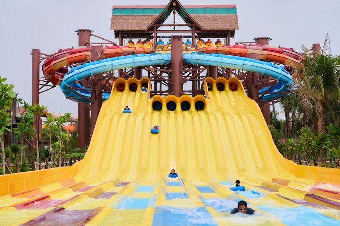 Sun World Vung Tau - công viên nước bên biển quy mô 15 ha sở hữu 20 trò chơi nước và hơn 100 làn trượt.