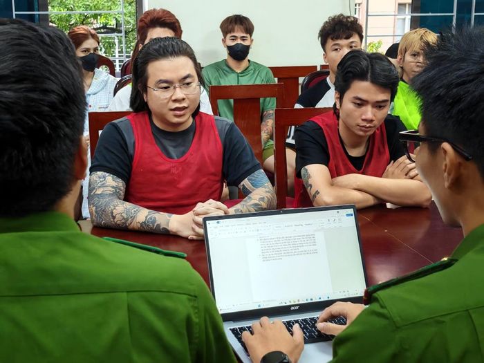 Phạm Tuấn (bên trái) và các đối tượng trong vụ án. Ảnh: CACC