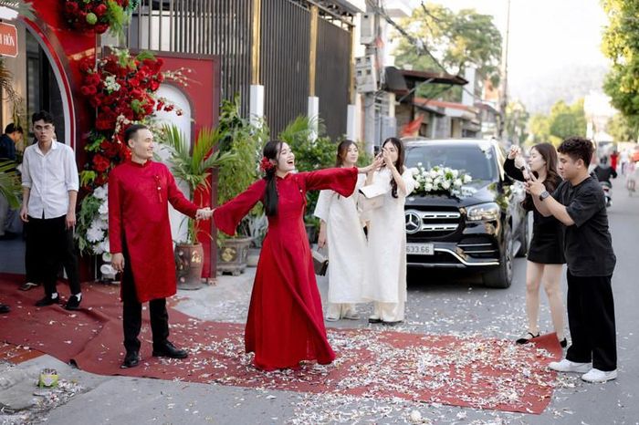 Ninh đi 17 bước là về nhà chồng