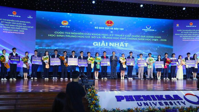 Các dự án được trao giải Nhất tại cuộc thi nghiên cứu khoa học, kỹ thuật cấp quốc gia dành cho học sinh trung học năm học 2025-2026. Ảnh: Thanh Hùng