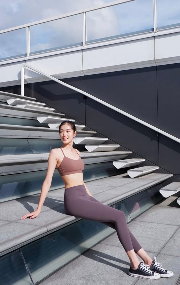 Cô nàng sở hữu vóc dáng chuẩn của một người mẫu chuyên nghiệp.