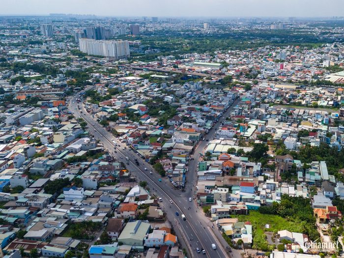 Hiện trạng quốc lộ 1 đoạn từ cầu Vĩnh Bình về cầu vượt Bình Phước. Ảnh: Nguyễn Huế