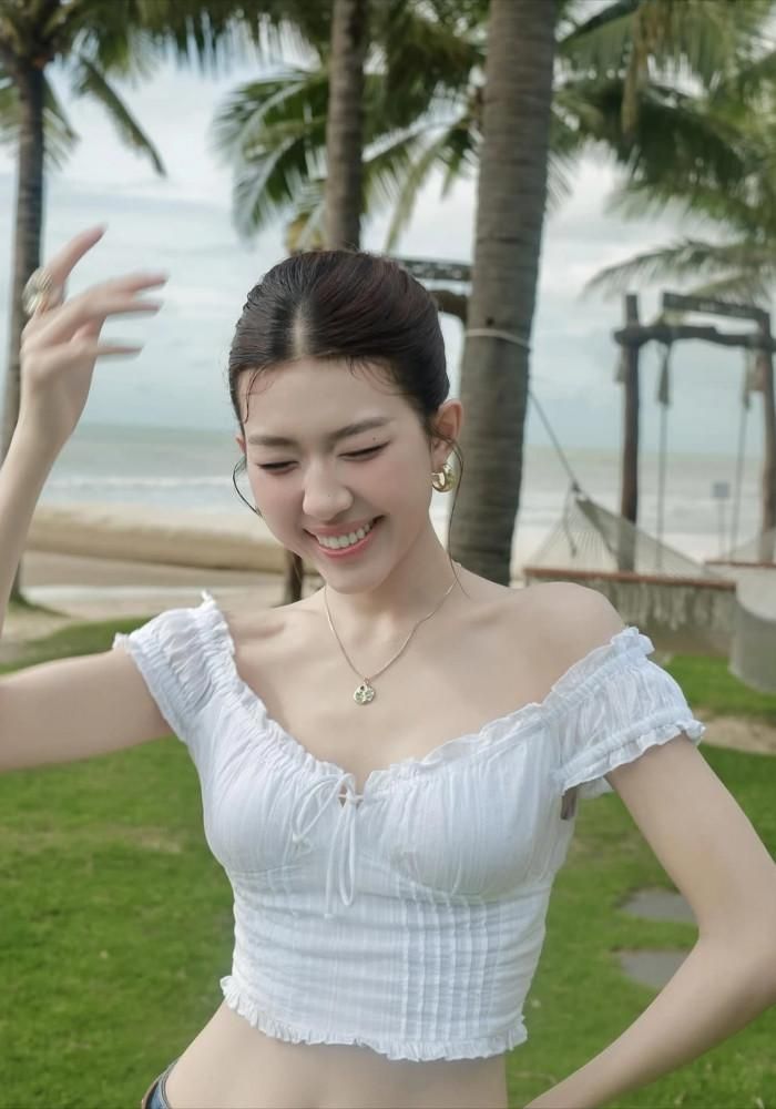 Ca sĩ khoe dáng quyến rũ hậu giảm cân. 