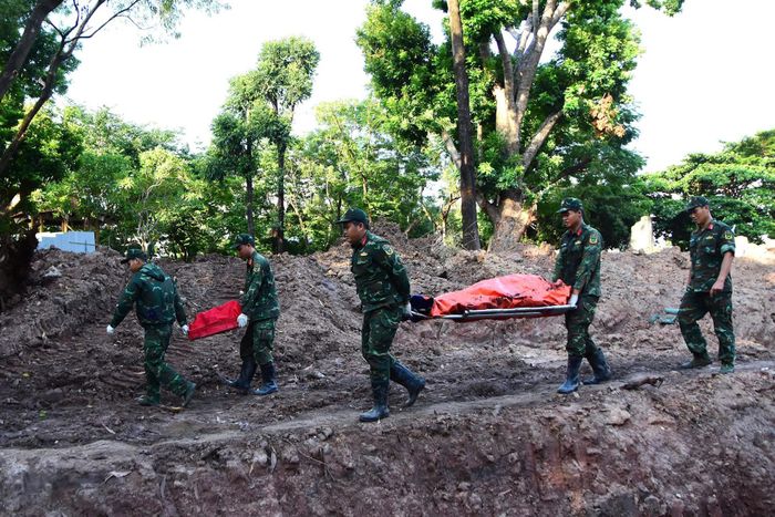 Trong ngày, lực lượng làm nhiệm vụ đã tìm kiếm, quy tập được 28 hài cốt liệt sĩ. Ảnh: BTL