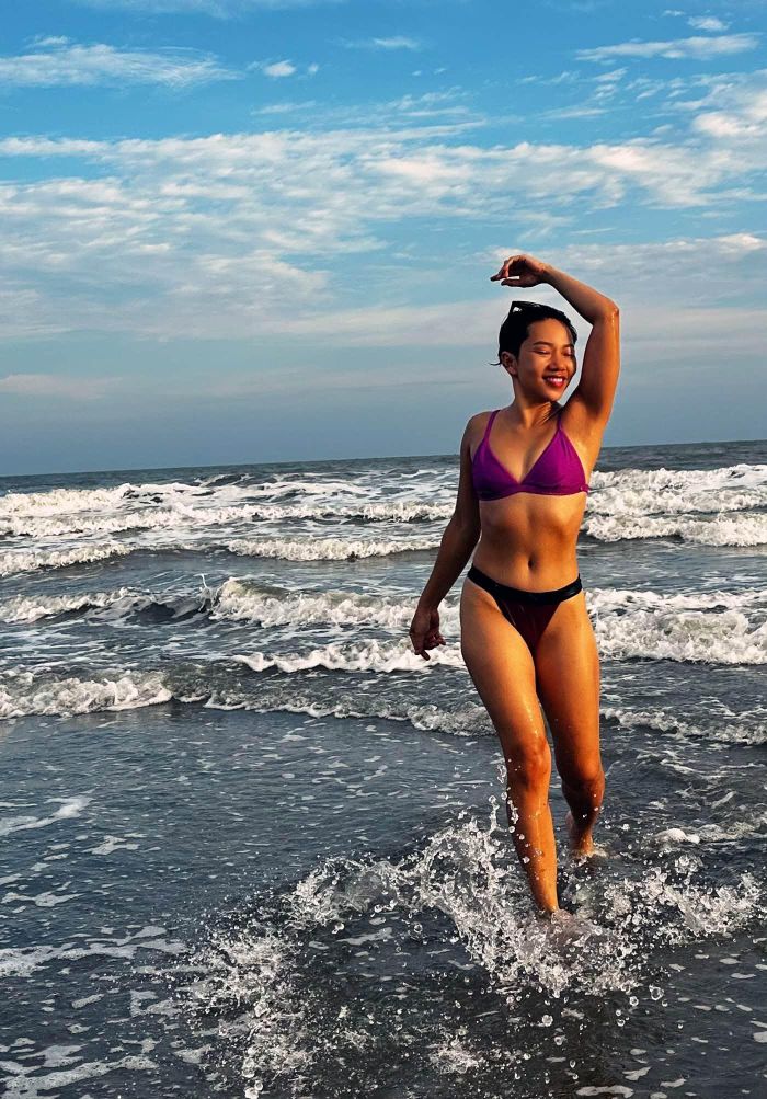 Diva Hà Trần mặc bikini gợi cảm hiếm thấy.