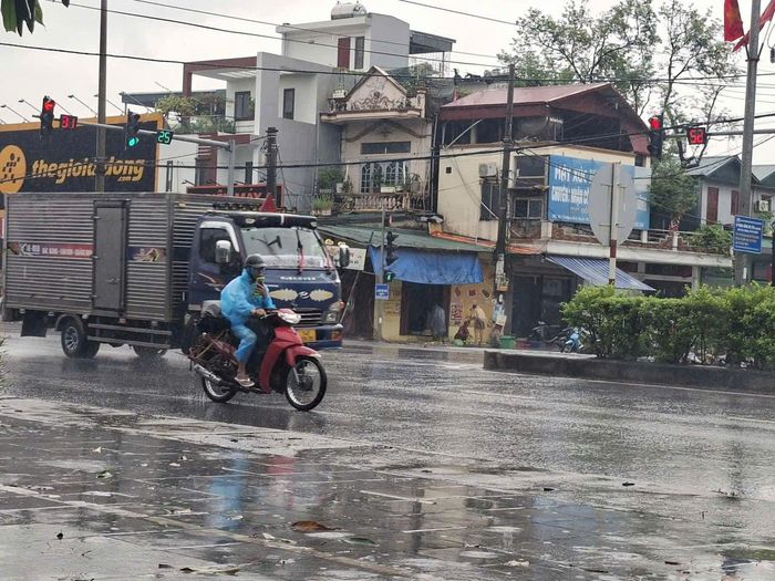 Nhiều địa phương Quảng Ninh bắt đầu có mưa rất ro trước ảnh hưởng bão số 4
