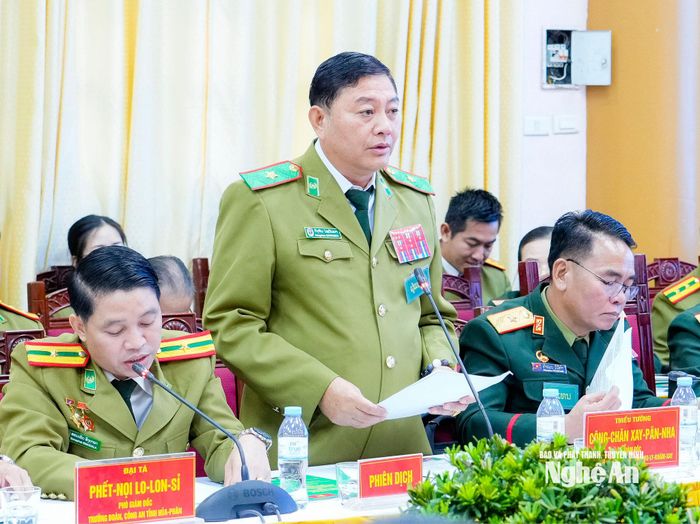 Thiếu tướng Công Chăn Xay Păn Nha - Trưởng đoàn đại biểu Công an tỉnh Bô Ly Khăm Xay phát biểu tại Hội đàm. Ảnh: Phạm Bằng