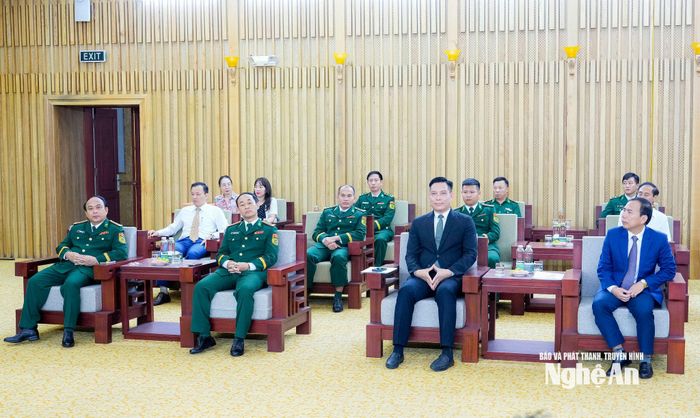 Các đại biểu tỉnh Nghệ An tham dự buổi tiếp. Ảnh: Phạm Bằng