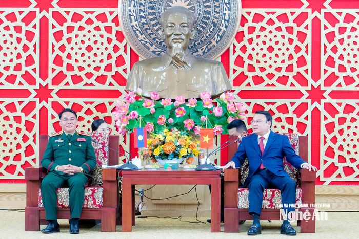Đồng chí Phùng Thành Vinh - Phó Chủ tịch UBND tỉnh phát biểu tại buổi tiếp. Ảnh: Phạm Bằng