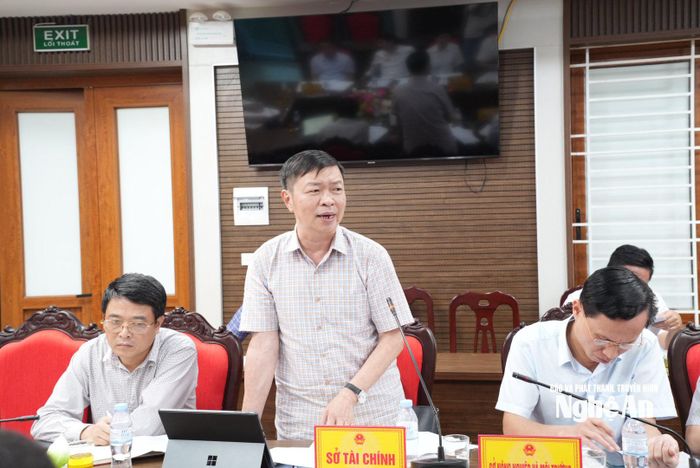 Ông Hồ Việt Dũng - Phó Giám đốc Sở Tài chính phát biểu về rà soát vốn tồn đọng. Ảnh: Nguyễn Toàn
