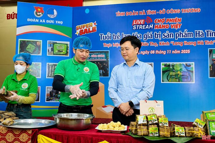 Thế hệ trẻ hôm nay đang nỗ lực đưa làng nghề truyền thống đi xa hơn qua các kênh thương mại điện tử.