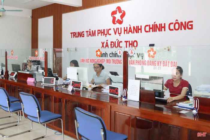 Tại xã Đức Thọ, ngày làm việc hoán đổi cũng diễn ra nghiêm túc. Cán bộ, công chức chủ động sắp xếp thời gian, tập trung xử lý các nhiệm vụ chuyên môn, nhất là những phần việc cần hoàn thành trong tuần, bảo đảm hoạt động của cơ quan được thông suốt.