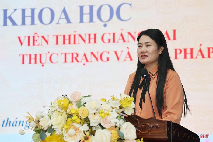 Phó Chủ tịch HĐND tỉnh Nguyễn Thị Việt Hà phát biểu tại hội thảo.