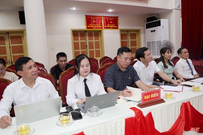 Đại biểu tham dự hội thảo.