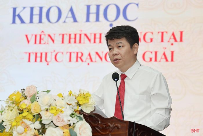 ThS. Trần Ánh Dương - Phó Hiệu trưởng Trường Chính trị Trần Phú tham luận với chủ đề: "Nâng cao chất lượng đội ngũ giảng viên thỉnh giảng tại Trường Chính trị Trần Phú hiện nay".