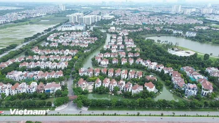 Giá biệt thự và nhà ở liền kề có xu hướng "hạ nhiệt" về giá bán. (Ảnh: Khánh Hùng/Vietnam+)