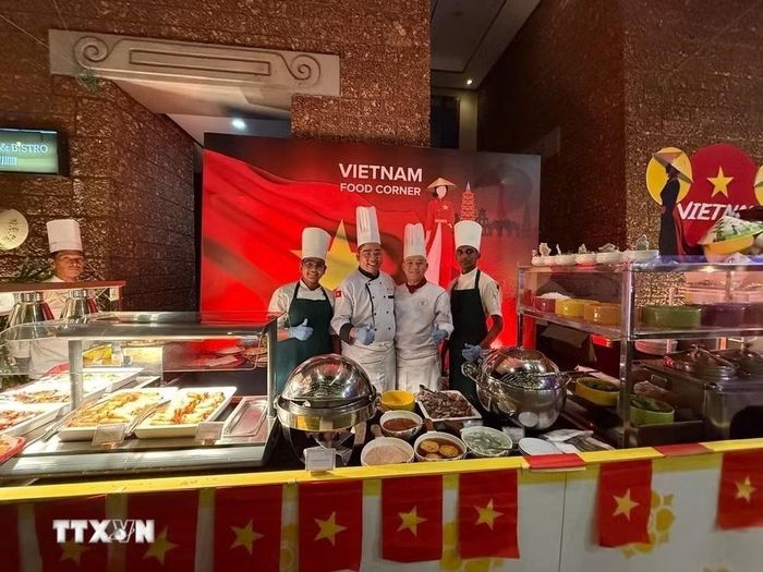Các đầu bếp của Việt Nam tham gia Tuần lễ Ẩm thực ASEAN 2026. (Ảnh: TTXVN phát)
